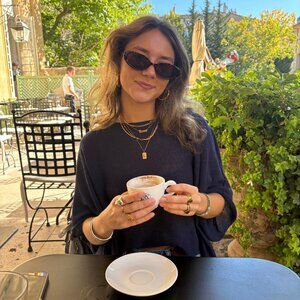 Meet your Posher, Charlene`